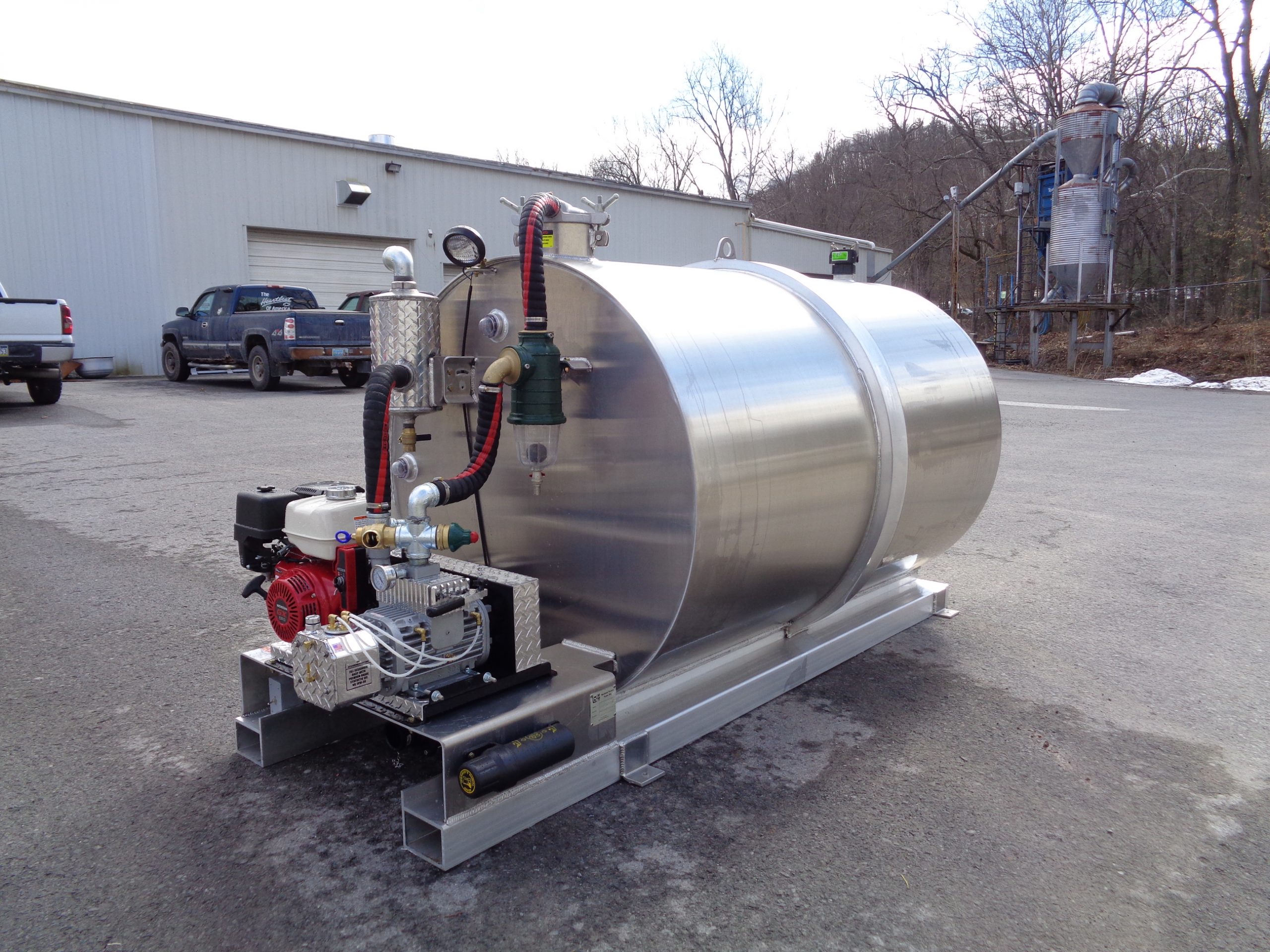 800 Gallon aluminum slide-in vacuum tank
