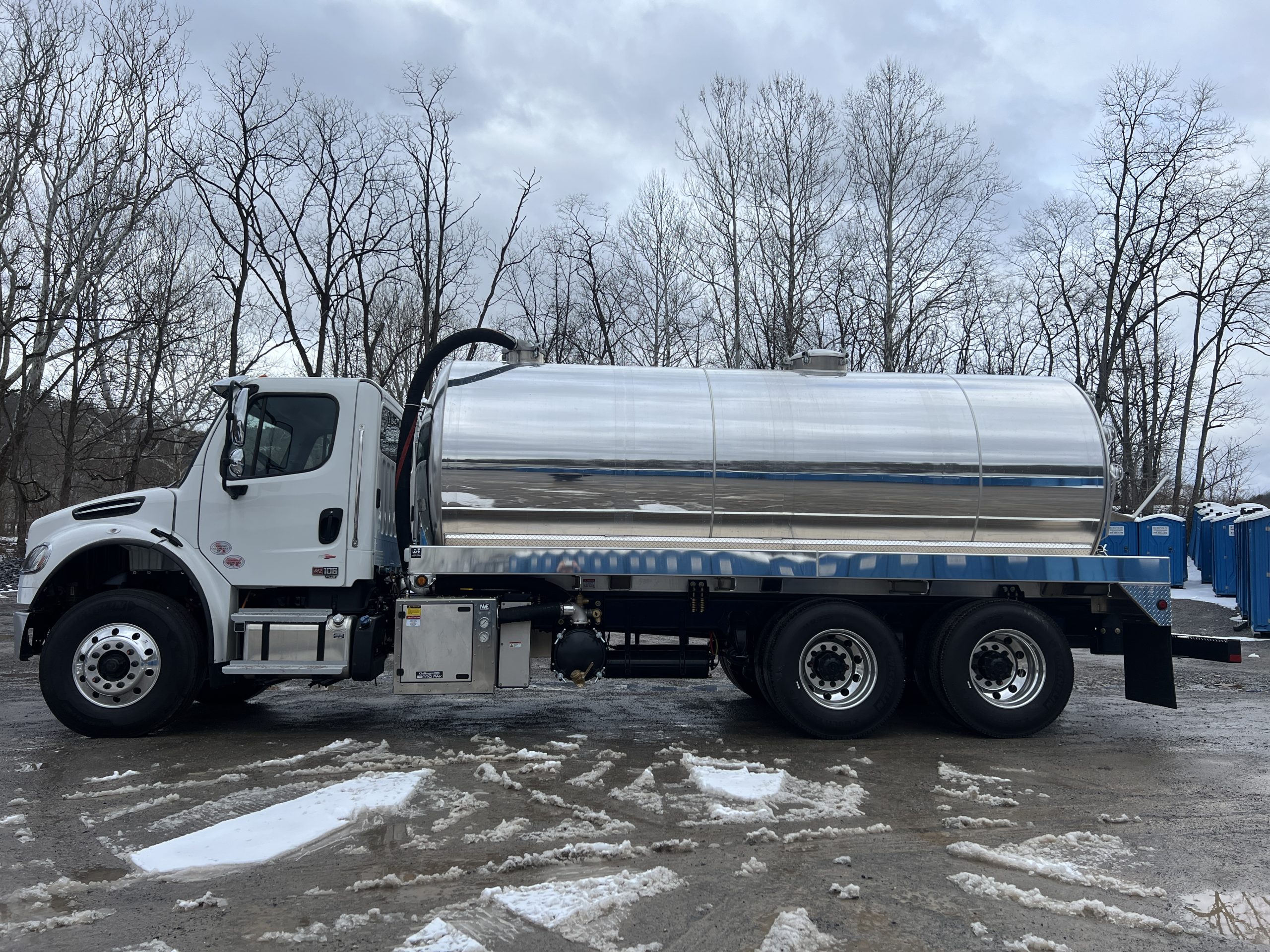 2027 FREIGHTLINER M2-106 with 4,200-GALLON VACUUM TANK (WRT10408)