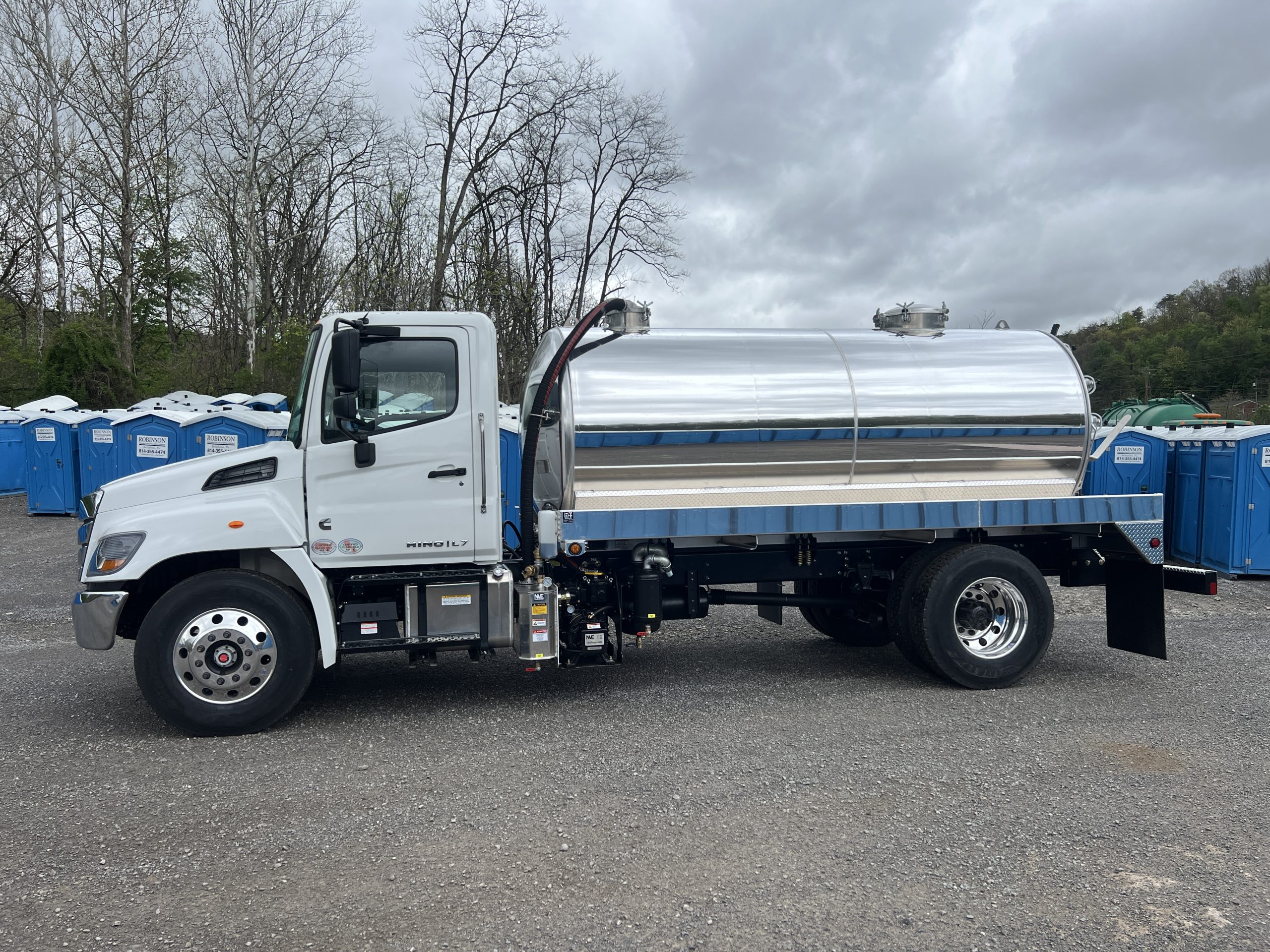 2026 HINO L7 with 2,500-GALLON VACUUM TANK (WRT10436)